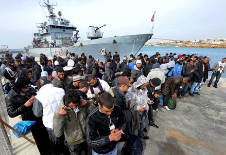 Sbarchi, cronaca, criminalità: per i giornali l'immigrazione è solo questo